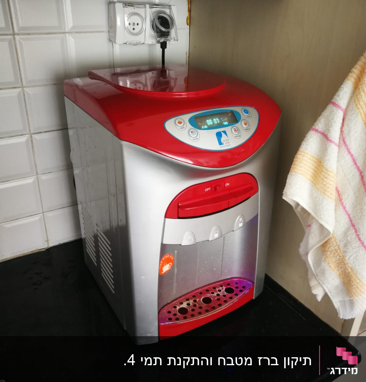 מכשיר מים חמים עם חיבור לחשמל